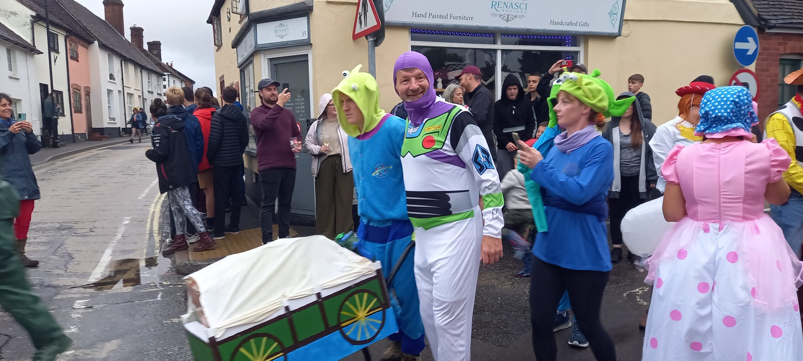 Wheelbarrow Race 2023: The Highlights