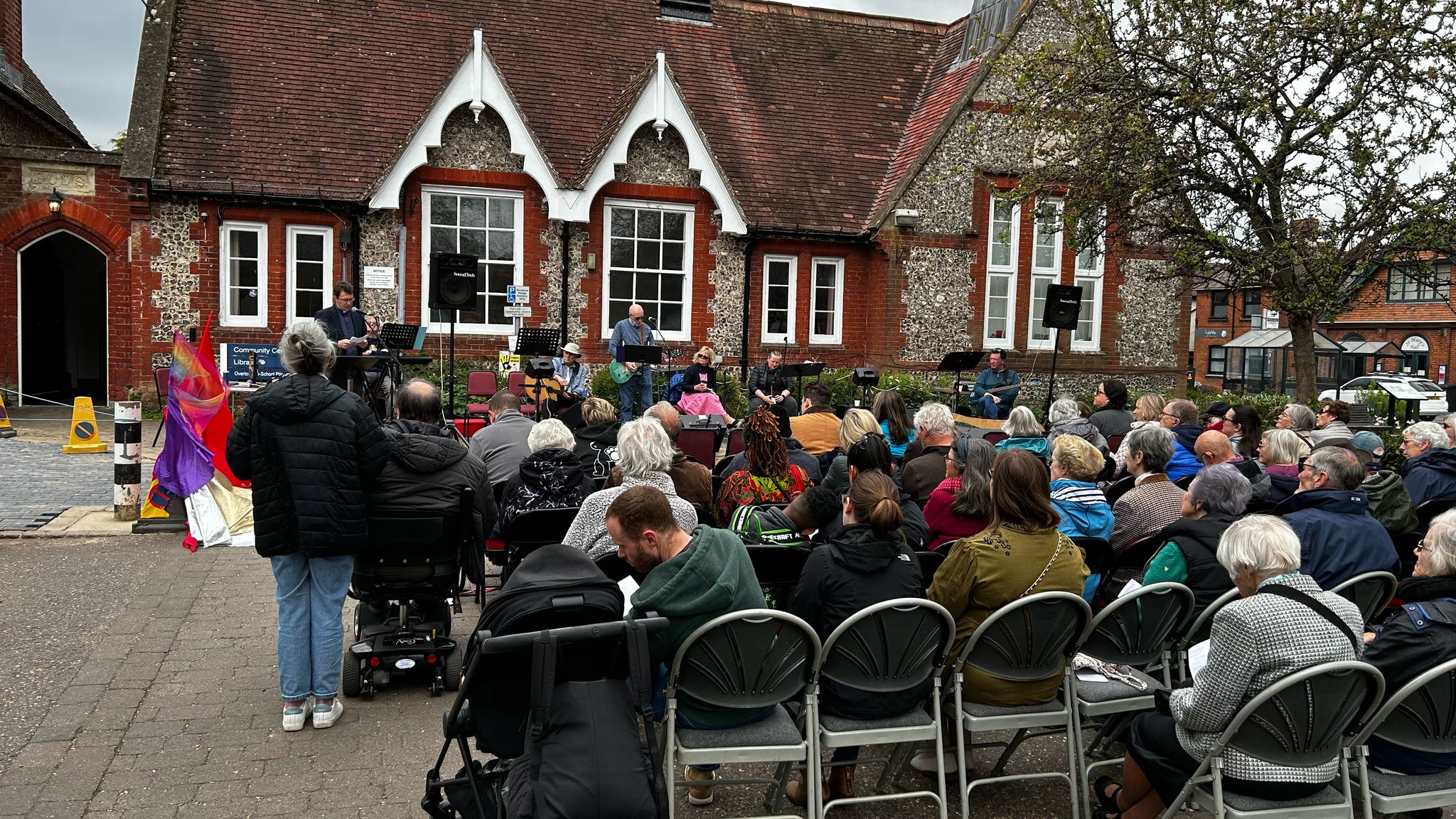 Palm Sunday Service Draws a Crowd in the Heart of Overton